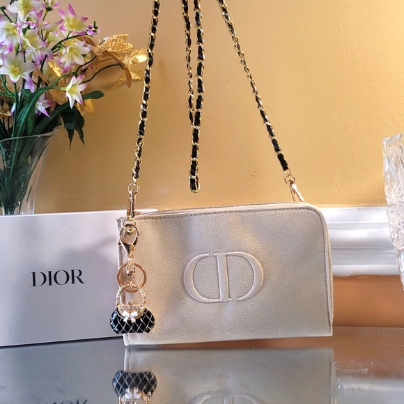 Dior - Picture 4 of 16